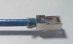 網(wǎng)絡(luò)線的刷剪編織包銅箔去鋁箔機任用,鑫遠程 網(wǎng)絡(luò)線的刷剪編織包銅箔去鋁箔機任用,鑫遠程